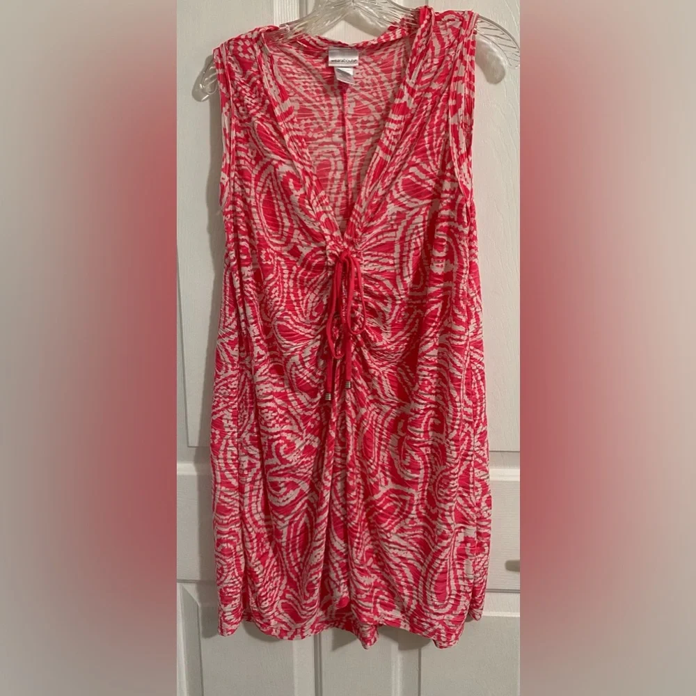 WEARABOUTS..WOMENS Red and White Sleeveless Cover-up